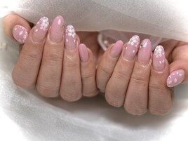 サクラで魅せる　大人の春ネイル