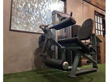シーアップ(C-up)/レッグエクステンション&カール