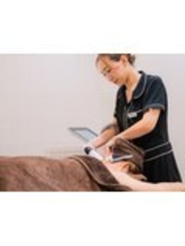 ミース 江坂店/うなじ矯正専門店ミース 江坂店