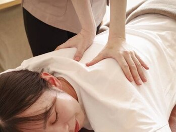 PrivateSalon Ri・Pearl【アロマリンパ・もみほぐし整体・ヘッドスパ】の写真/肩こり・腰痛・冷え・むくみにお悩みでお疲れの方に!丁寧なカウンセリングとアロマリンパ整体で癒します♪