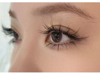 アデル(ADELE)の写真/《毎月通いやすい価格Xモチ◎》でマツエクをご提供◎ぱっちり目力UP！可愛い目元を演出します☆