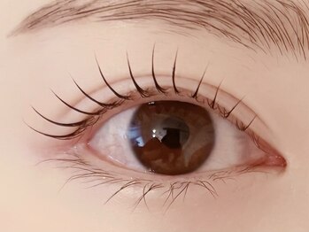 まつげエクステサロンフレル銀座の写真/〈目元から印象をデザイン〉ロッド100種類から選ぶ、オーダーメイドまつげパーマ。『失敗しない』目元に。