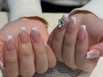 アイネイルズ 三宮店(I nails)/vフレンチハートビジュー ¥9500