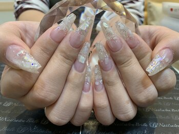 エスフィーネイルサロン ブリーユ(Esfy nailsalon Brille)/シェル埋め込みネイル