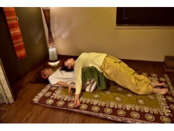 ラヴィ(Ravi)の写真/【女性専用】本場タイの本格派タイ古式マッサージで普段伸ばさない箇所をしっかり伸ばしていきます！