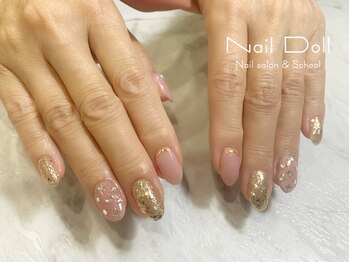 ネイルドール(Nail Doll)/キラキラのストーンネイル