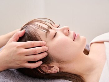 イイビ 中目黒(iibi)の写真/《自分へのご褒美》目元の印象美×身体の調律で洗練された私へ＊ヘッドスパ＋アイメニューの組合せも可能◎