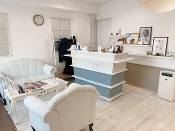 ベリル ネイルアンドアイラッシュ(beryl)/待ち合い&お会計スペースです＊