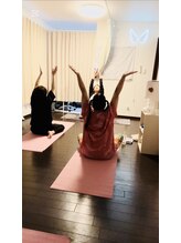 キッキー(Kicky)/ヨガグループレッスン