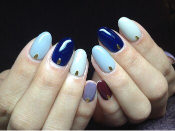 ラウト デコレーションアンドネイルサロン(Lauto Decoration&Nail Salon)/大人シックネイル
