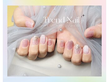 トレンドネイルスタジオ(Trend Nail Studio)/花火+バカラ風のマグネイル