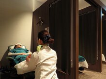 リラクゼーションサロン クイーンズウェイ シャポー市川(Queensway)/カーテンで仕切られたフット席