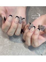 エム(em)/ツィードネイル