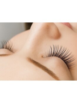 ナチュラル上品な目元にしたい