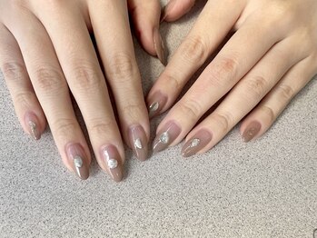 ア―ジュポシェフリル 天神西通り店(age poche Frill)/ムーンネイル