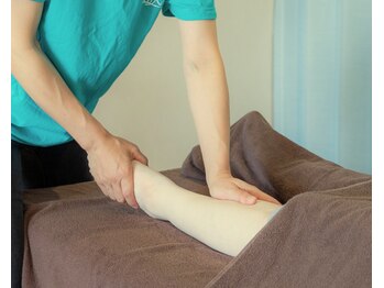 ココカラ(CocoKara)/膝下集中、むくみ改善フットケア