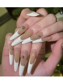 白フレンチxキラキラパーツ
