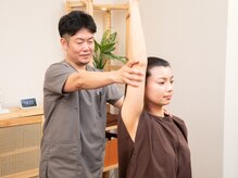 えぬらぼ(n.labo)の雰囲気（肩の複雑な構造を理解した上で、緻密に丁寧に施術）