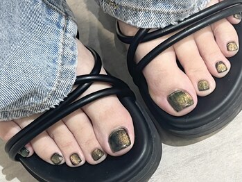 【パラジェル登録店】Nail salon com by neolive 草加の写真/普段ハンドネイルができない方にオススメ◎足元から綺麗に♪フットワンカラー5000円～/デザイン7000円～