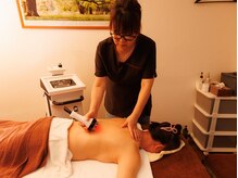 楽楽/セルゼロマックスによる痩身施術