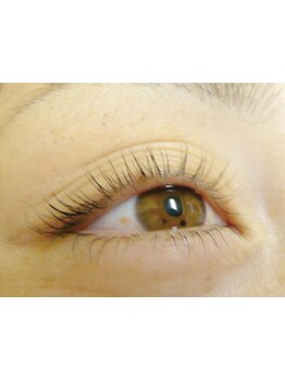 ナチュラル上品な目元にしたい