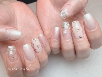 ビジューネイル