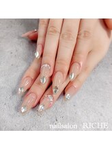 リッシュ(RICHE)/ロングスカルプのビジューネイル