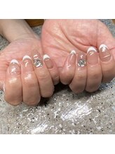 ミニュイ(Minuit)/フレンチネイル