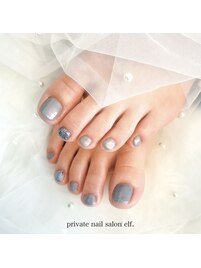 季節関係なくフットネイル