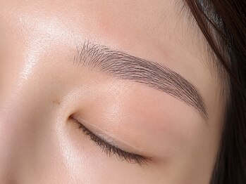エルメ バイ クイーンズ(herme by QUEENS)の写真/清潔感のある目元に！メンズの利用OK◎黄金比を割り出し、骨格に合ったデザインを作ります♪