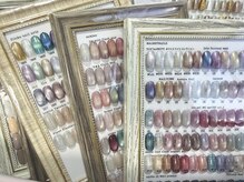 オサ ネイル(osa nail)の雰囲気（迷う時間も楽しいマグネット&フラッシュジェルが沢山！）