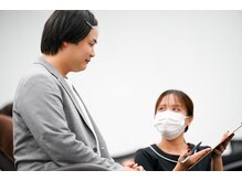 眉毛の王様 有楽町店【メンズ眉毛/メンズアイブロウ/眉毛サロン/眉毛専門】の雰囲気（お悩みや理想のデザインを丁寧にカウンセリング【眉毛/メンズ】）