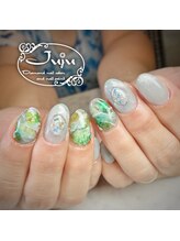 ジュジュ(Juju)/緑のニュアンスネイル