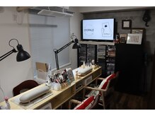 ドパル 上野(DOPALE)の雰囲気（ネイル施術中も映画の観れるサロンです）