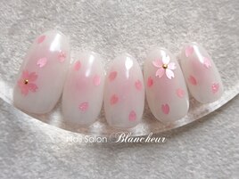 春うららの桜チークネイル