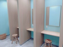 ＜肩こり改善 ドライヘッドスパ・ウェットヘッドスパ専門店＞　ヘッドスパ　町田店　の雰囲気（セット面）