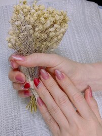 指先が長く見えるデザイン