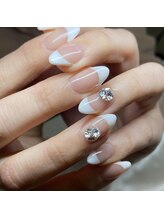 ミニュイ(Minuit)/フレンチネイル