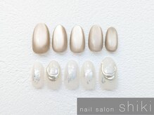 シキ(shiki)/アシメホワイトネイル ￥6800