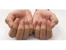 レジーナ(REGINA)/チークネイル