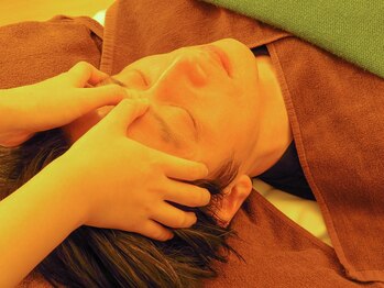 森のヘッドスパの写真/重い頭を預けてみませんか？駅チカ・個室で至福のリラックスタイム♪極上ヘッドスパを一度ご体感ください☆