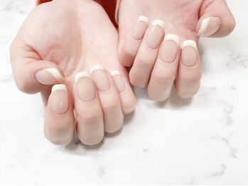 リエル(Reyel)の写真/オフィスにも対応できるネイルを◎クリア～肌馴染みの良い自然なお爪に仕上げる事も可！