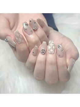 ネイルサロン Mの写真/【再現度◎持ち込みデザイン￥8900】トレンドをおさえた華やかアートはお任せください♪