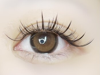 ピュールホワイト(Pur white)の写真/崩れにくいダブルフラットでワンホン風の可愛い目元へ♪持ちが良いので長持ち◎