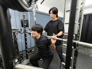 【整体/姿勢改善/骨盤矯正】ダイヤモンドジム【ストレッチ/パーソナルトレーニング】の写真/【男性必見のメンズ痩身】プロトレーナーがマンツーマンで徹底指導！最短ルートで引き締まった体に