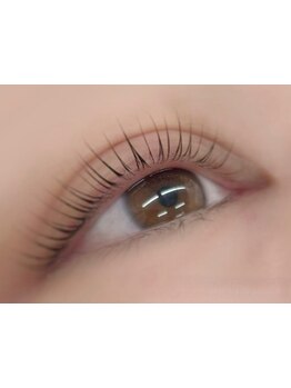 ナチュラル上品な目元にしたい