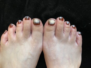 ネイルサロン ミリィー(Nail Salon MiRy)の写真/まだまだバズり中☆マグネットネイル!《スカルプ×マグネット》で映える指先に♪カラー・パーツ豊富に用意!