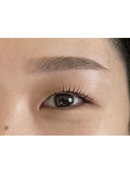 ナチュラル上品な目元にしたい