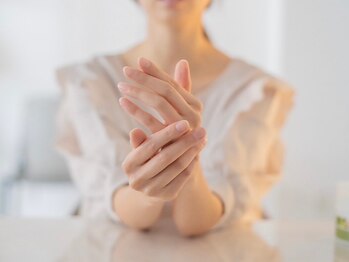 アベージュ(Abeige)の写真/≪プロも認める圧倒的技術！≫リピーター多数の自爪に負担をかけない丁寧な手作業のケアで美爪へ導きます◇