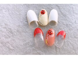 幸せのてんとう虫ネイル